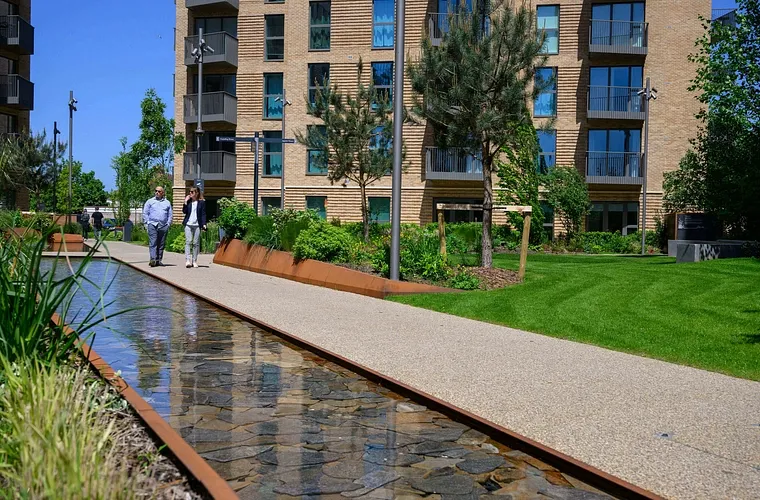 Horlicks Quarter - Rothmore Property